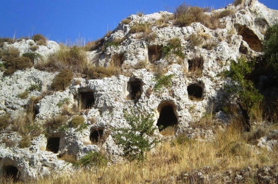 Colle Sant'Ippolito di Caltagirone: " E' uno dei siti preistorici più importanti della Sicilia"